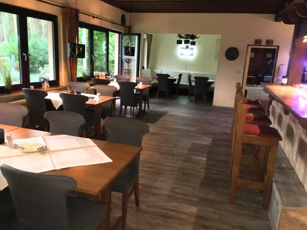 Hotel-Restaurant Hubertus Brome エクステリア 写真