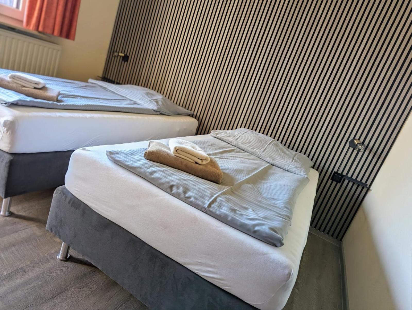 Hotel-Restaurant Hubertus Brome エクステリア 写真