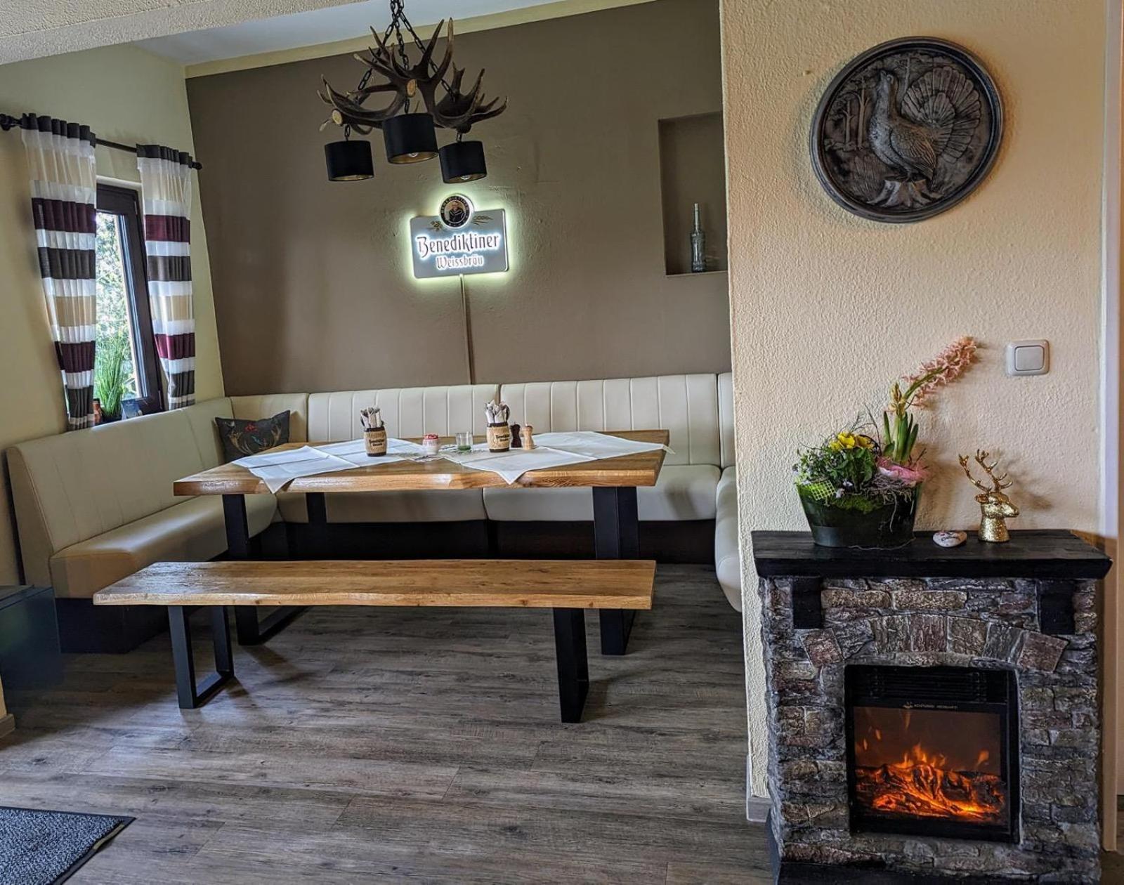 Hotel-Restaurant Hubertus Brome エクステリア 写真